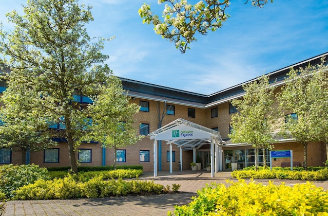 Gallery - Holiday Inn Express Milton Keynes By Ihg
