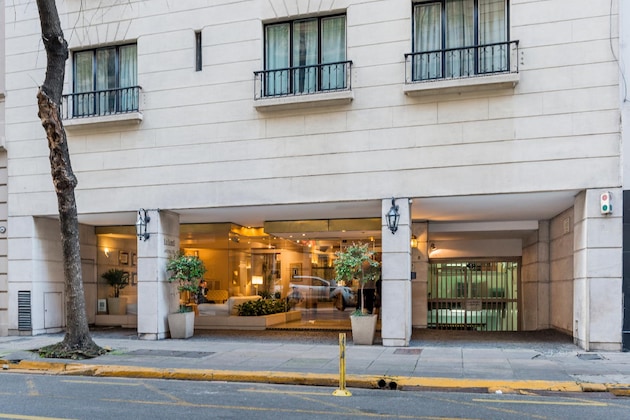 Gallery - Loi Suites Arenales