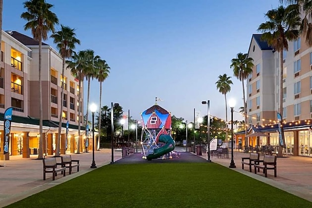 Gallery - Fairfield by Marriott Inn and Suites Orlando Lake Buena Vista in the Marriott Village