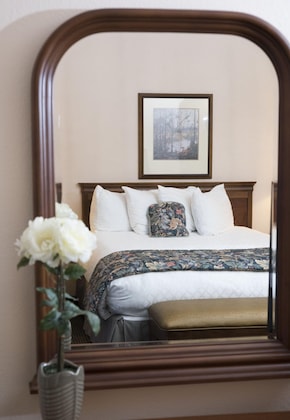 Gallery - The Landing Hotel & Restaurant