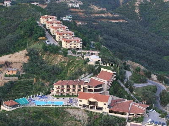 Gallery - Chateau Linza Resort