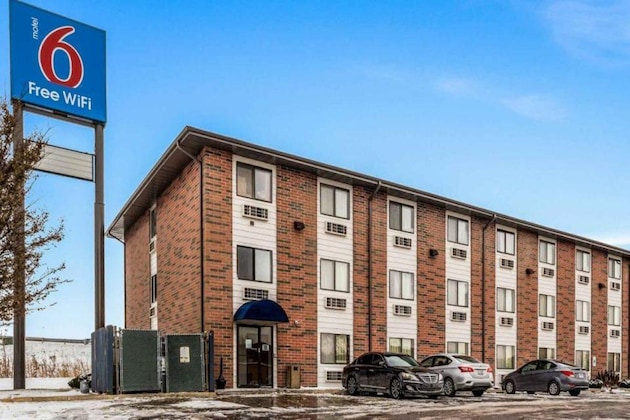 Gallery - Motel 6 Elk Grove Village