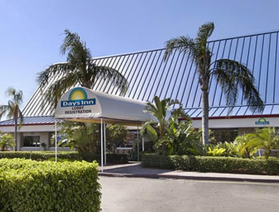Gallery - Days Inn by Wyndham West Palm Beach