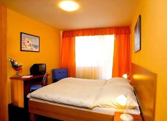 Gallery - Bridge Hotel