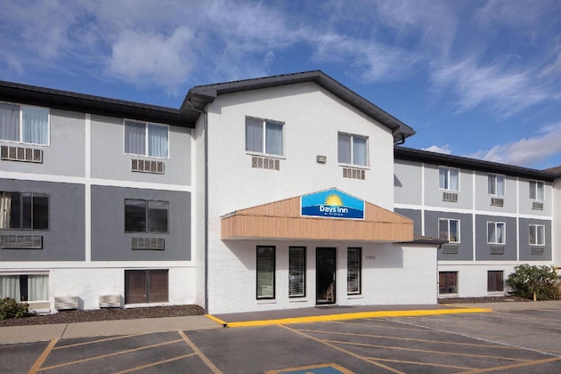 Gallery - Super 8 By Wyndham Omaha West Dodge
