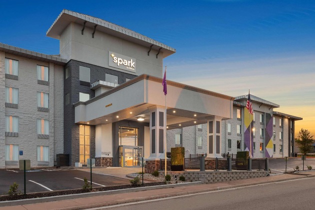 Gallery - Barrington Hotel & Suites