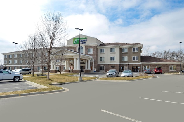 Gallery - Holiday Inn Express & Suites Omaha West By Ihg