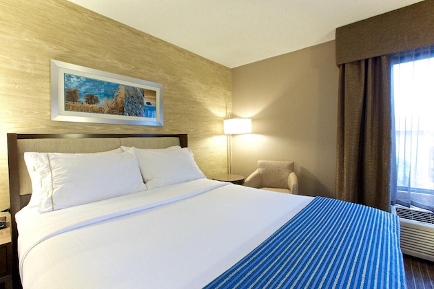 Gallery - Holiday Inn Express Fargo-West Acres By Ihg