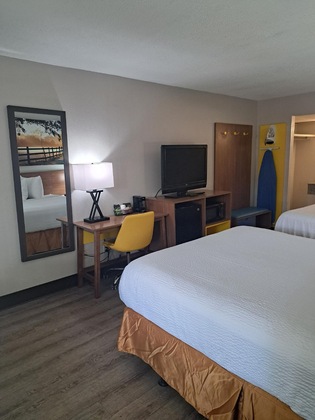 Gallery - Days Inn & Suites By Wyndham Rocky Mount Golden East