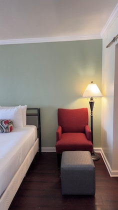 Gallery - Marina Village Inn