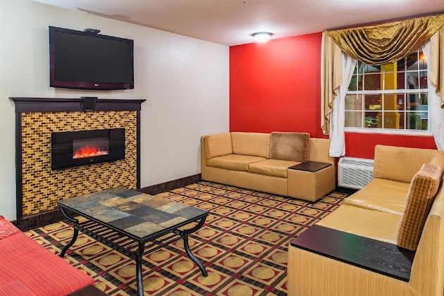 Gallery - La Quinta Inn & Suites By Wyndham Blue Springs