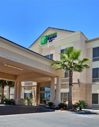 Gallery - Holiday Inn Express Hotel & Suites San Diego Otay Mesa By Ihg