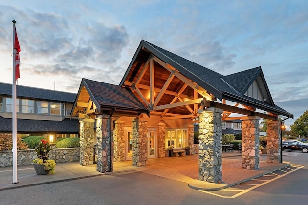 Gallery - Best Western Plus Emerald Isle Hotel