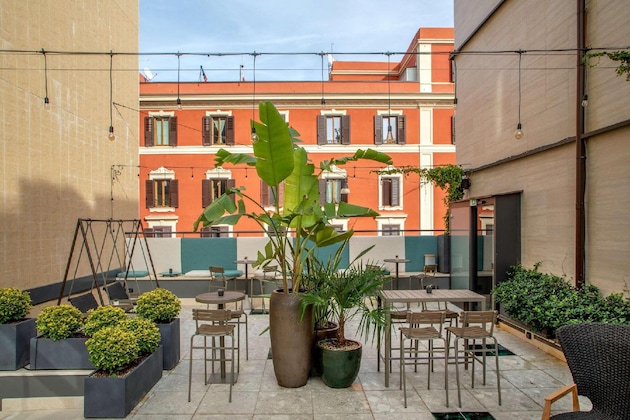 Gallery - The Spring House Hotel Rome Vatican, Tapestry Collection Hilton