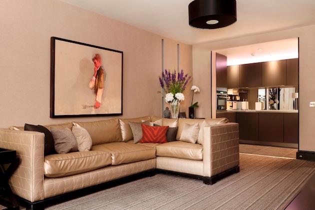 Gallery - The Chester Residence