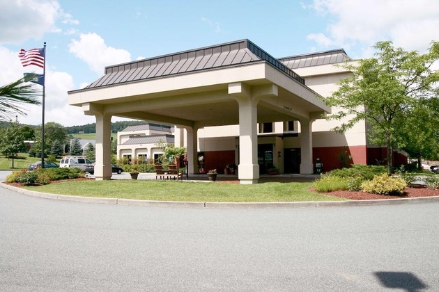 Gallery - Hampton Inn White River Junction