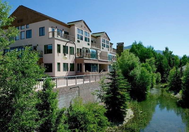 Gallery - Slopeside Condos