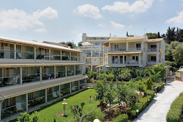Gallery - Gikas House