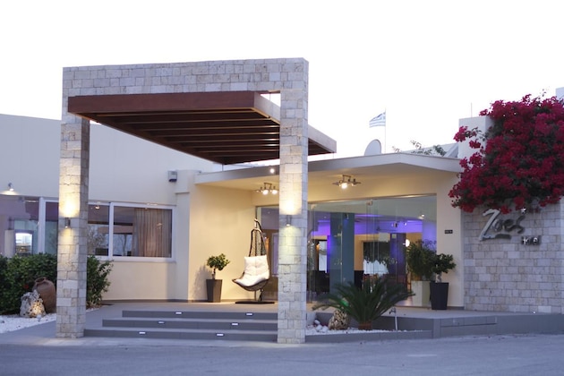 Gallery - Zoes Hotel