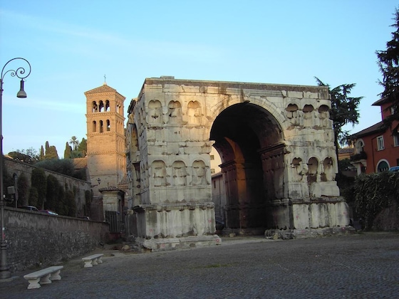 Gallery - La Papessa