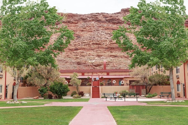 Gallery - Aarchway Inn