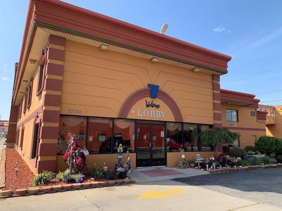 Gallery - A Victory Inn - West Dearborn