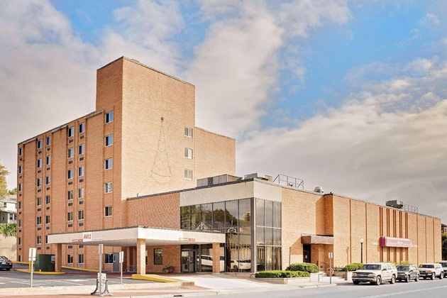 Gallery - Ramada Marquette