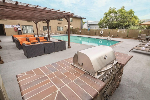 Gallery - La Quinta Inn & Suites by Wyndham San Jose Airport
