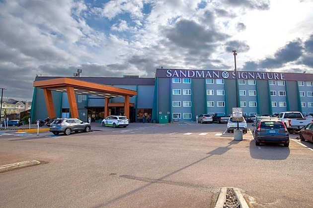 Gallery - Sandman Signature Lethbridge Lodge