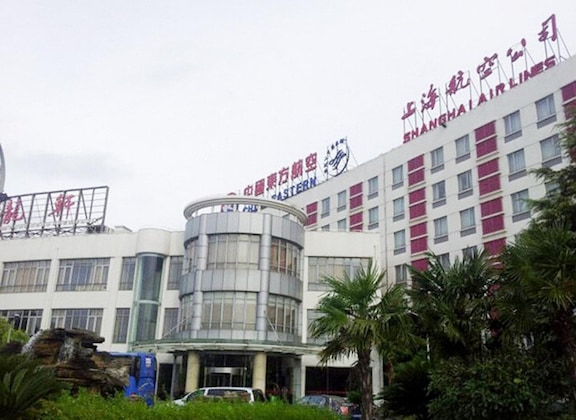Gallery - Airlines Travel Pudong Airport