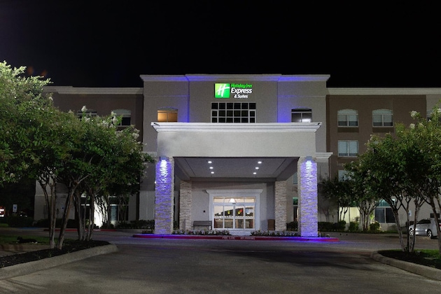 Gallery - Holiday Inn Express & Suites Arlington North - Stadium Area By Ihg