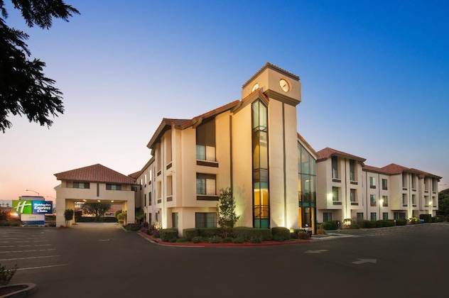 Gallery - Holiday Inn Express & Suites Santa Clara-Silicon Valley By Ihg
