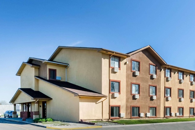 Gallery - Super 8 By Wyndham Flint Township Miller Rd Fnt
