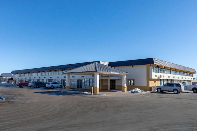 Gallery - Howard Johnson By Wyndham Gillette