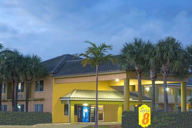 Gallery - Super 8 By Wyndham Dania Fort Lauderdale Arpt