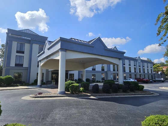 Gallery - Wingate By Wyndham Greensboro Coliseum