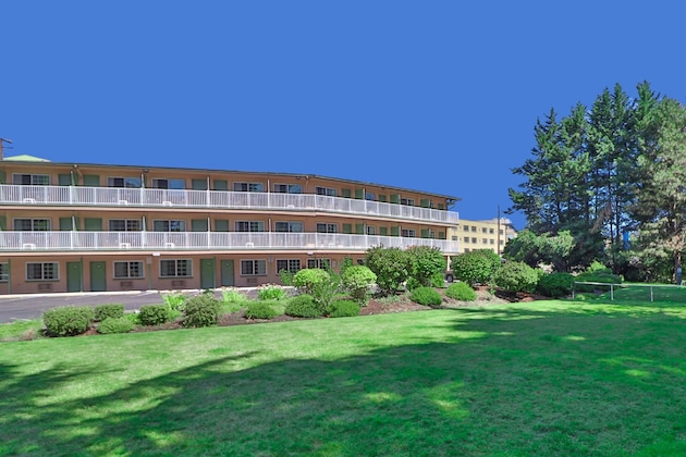 Gallery - Riverfront Inn Roseburg