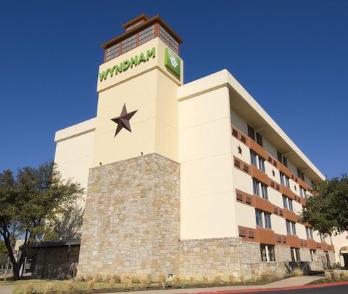 Gallery - Wyndham Garden Austin