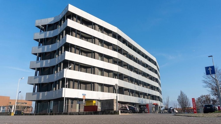 Gallery - Base Hotel To Stay