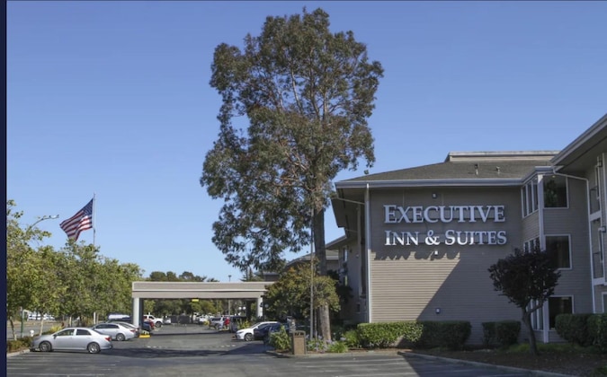 Gallery - Executive Inn & Suites Embarcadero Cove