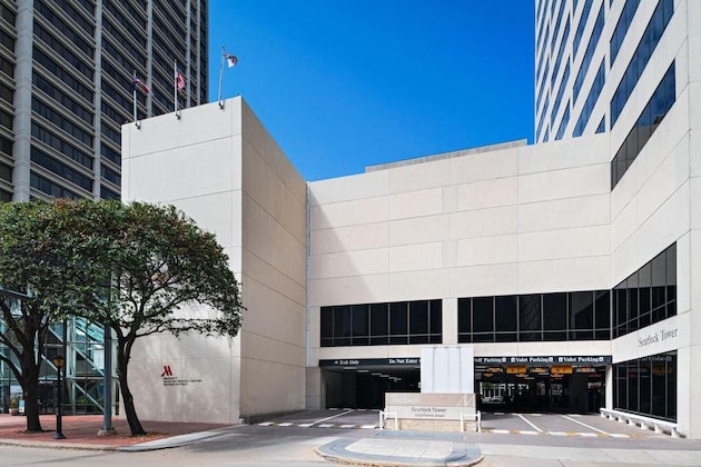 Gallery - Houston Marriott Medical Center Museum District