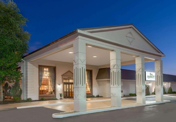 Gallery - Ramada Plaza & Conf Center By Wyndham Louisville
