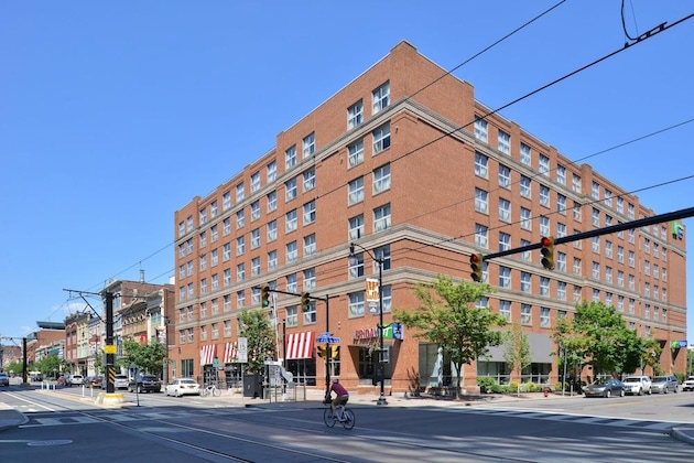 Gallery - Holiday Inn Express & Suites Buffalo Downtown - Medical Ctr, An Ihg Hotel