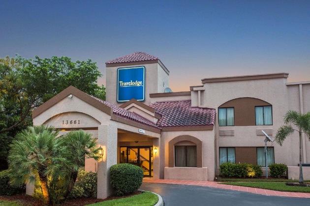 Gallery - Travelodge By Wyndham Fort Myers Airport