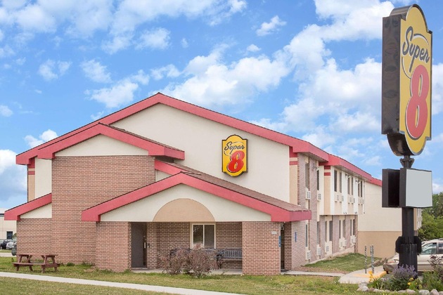 Gallery - Super 8 By Wyndham Sheboygan Wi