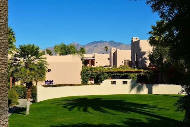Gallery - Lodge On The Desert