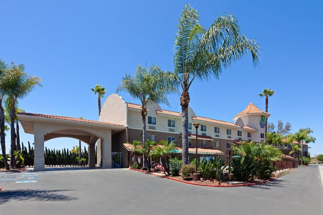 Gallery - Holiday Inn Express Hotel & Suites San Diego-Escondido By Ihg