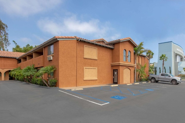 Gallery - Quality Inn & Suites Oceanside Near Camp Pendleton