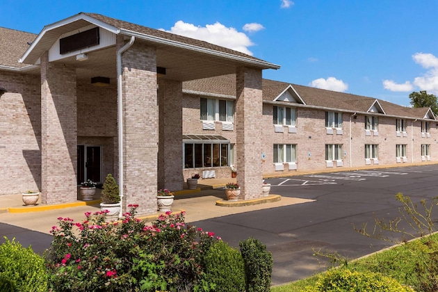 Gallery - Econo Lodge Inn & Suites