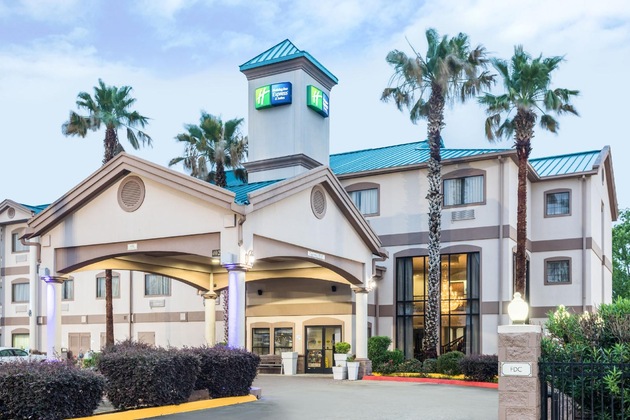 Gallery - Holiday Inn Express Hotel & Suites Lake Charles By Ihg